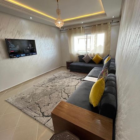Luxury Center Town Apartment 盖尼特拉 外观 照片