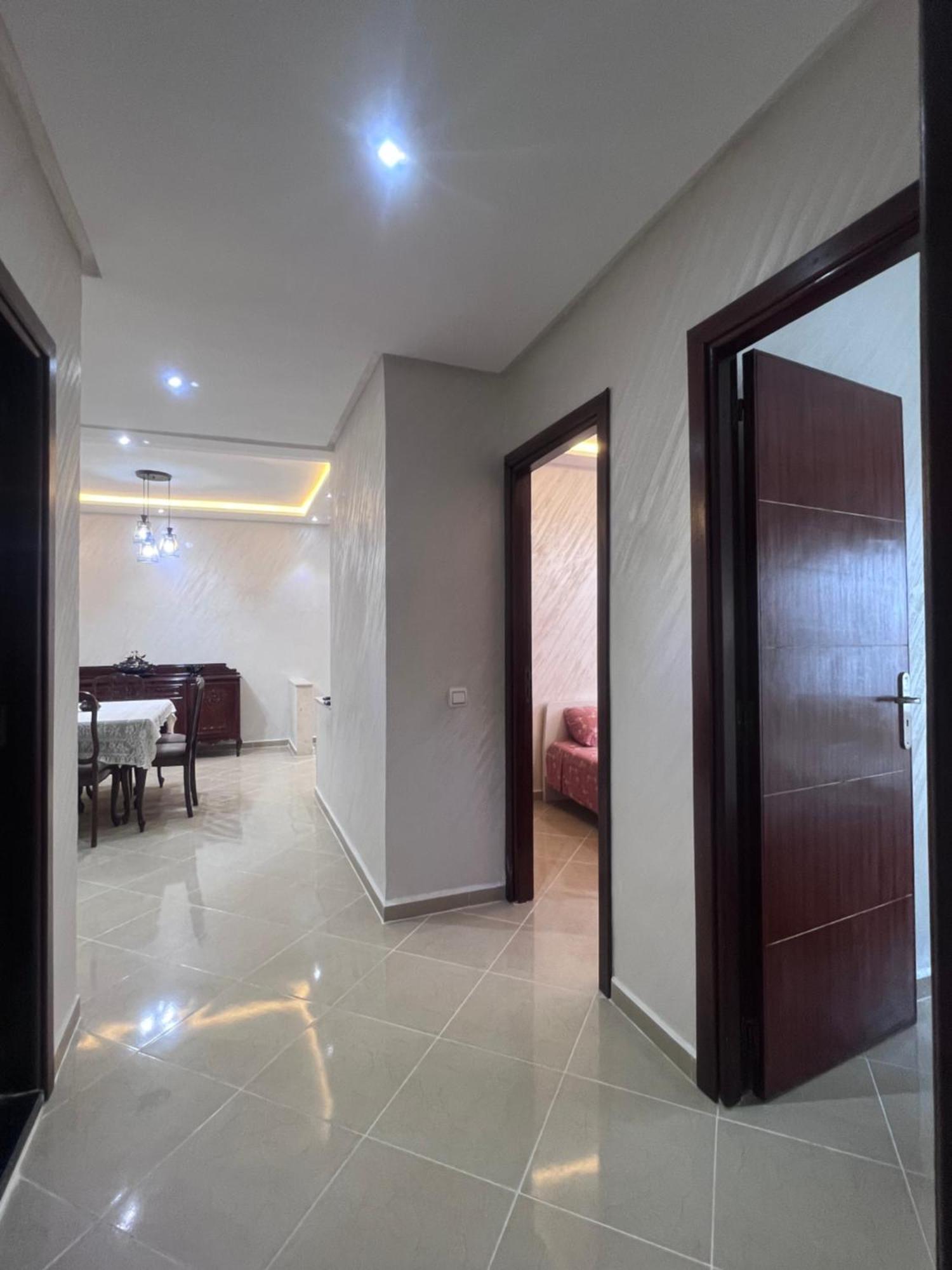 Luxury Center Town Apartment 盖尼特拉 外观 照片