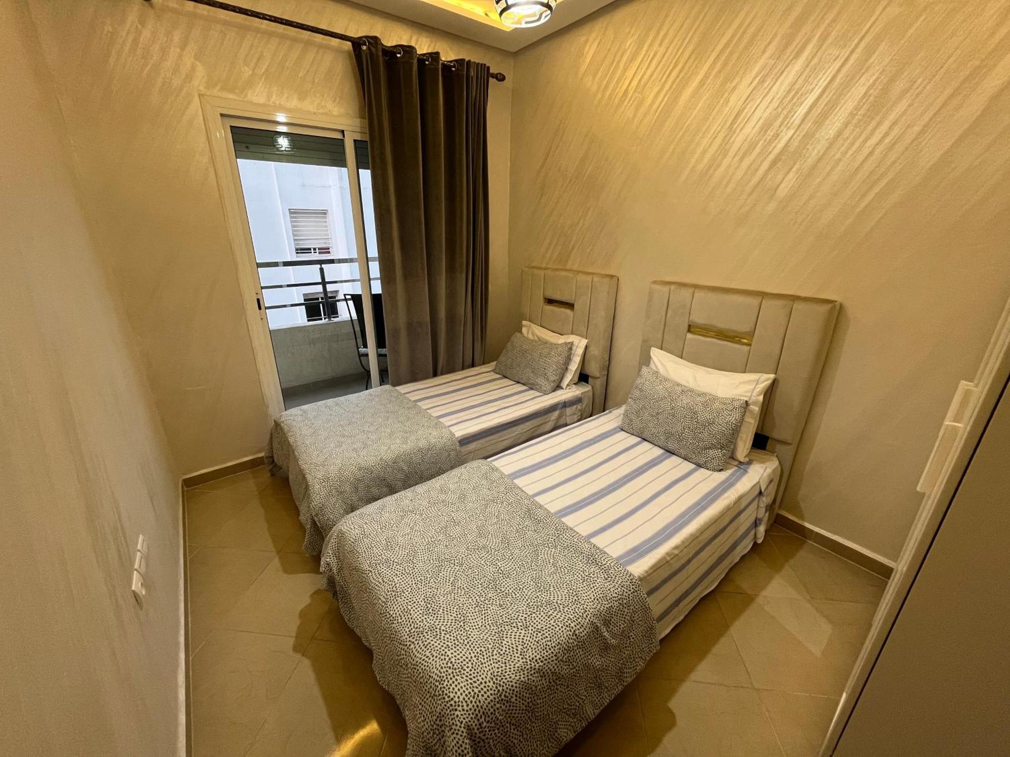 Luxury Center Town Apartment 盖尼特拉 外观 照片